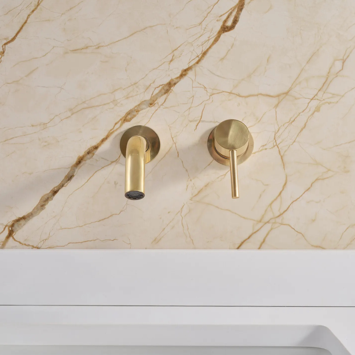Wall-mount bathroom faucet dimensions diagram for solid brass single-handle faucet